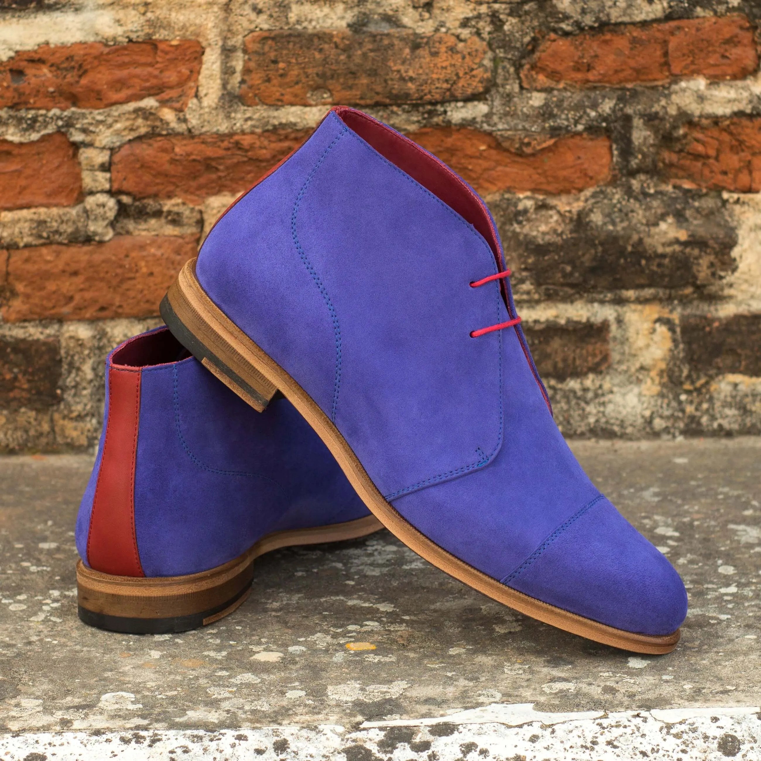 Admiral chukka boots in blue suede with patina chukkas