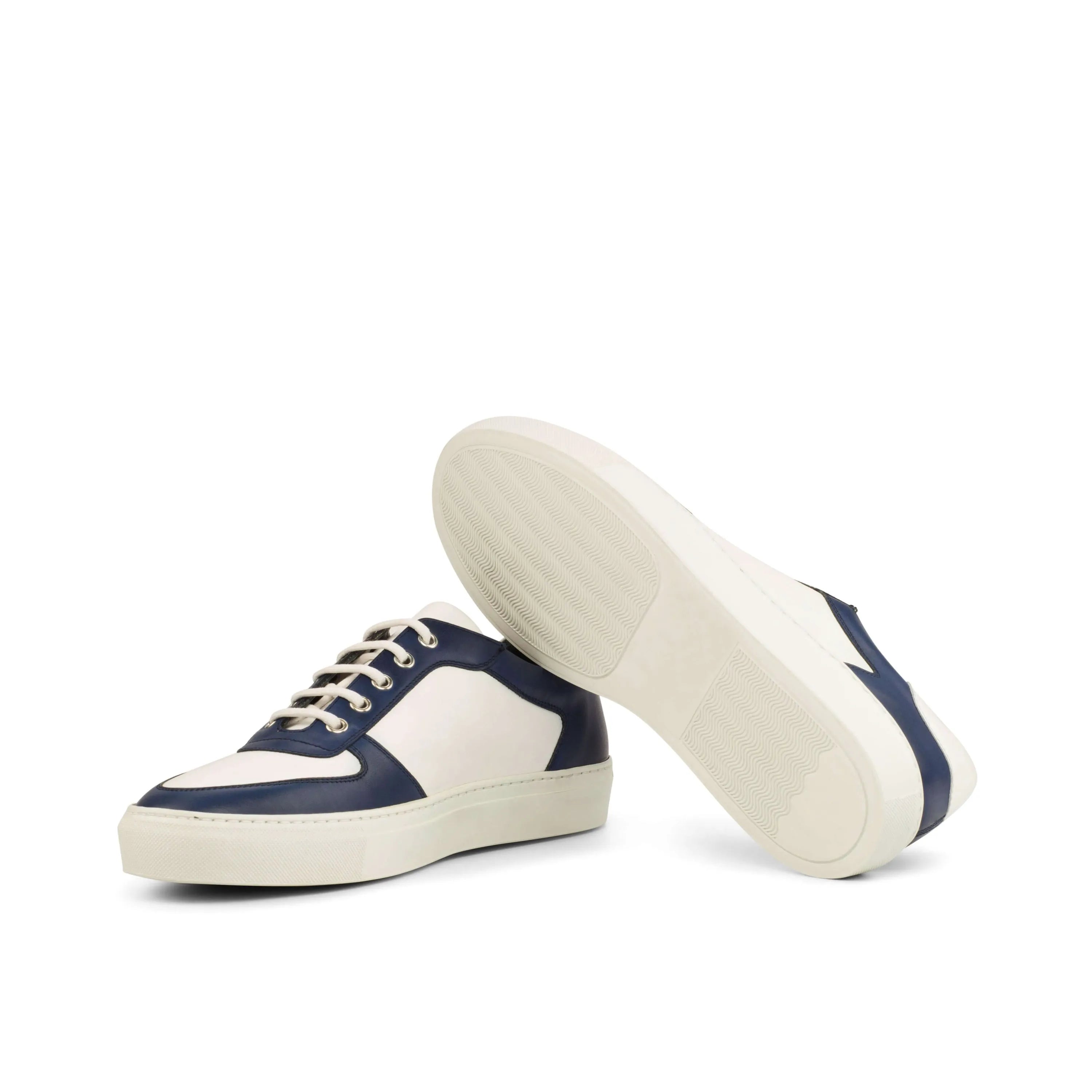 AL70 low top trainer sneaker in two-toned calf leather