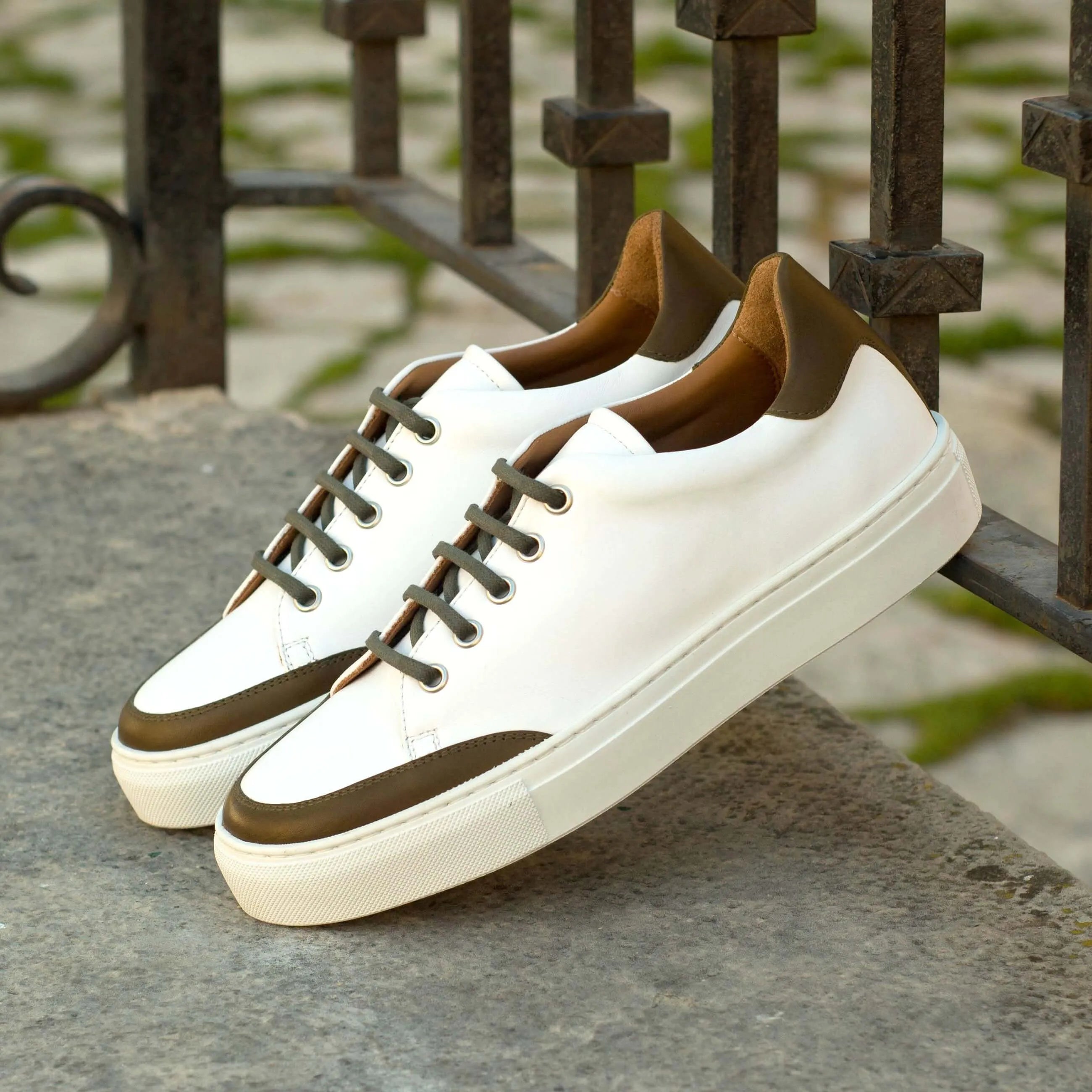 Alia ladies tennis sneaker: white leather with brown accents
