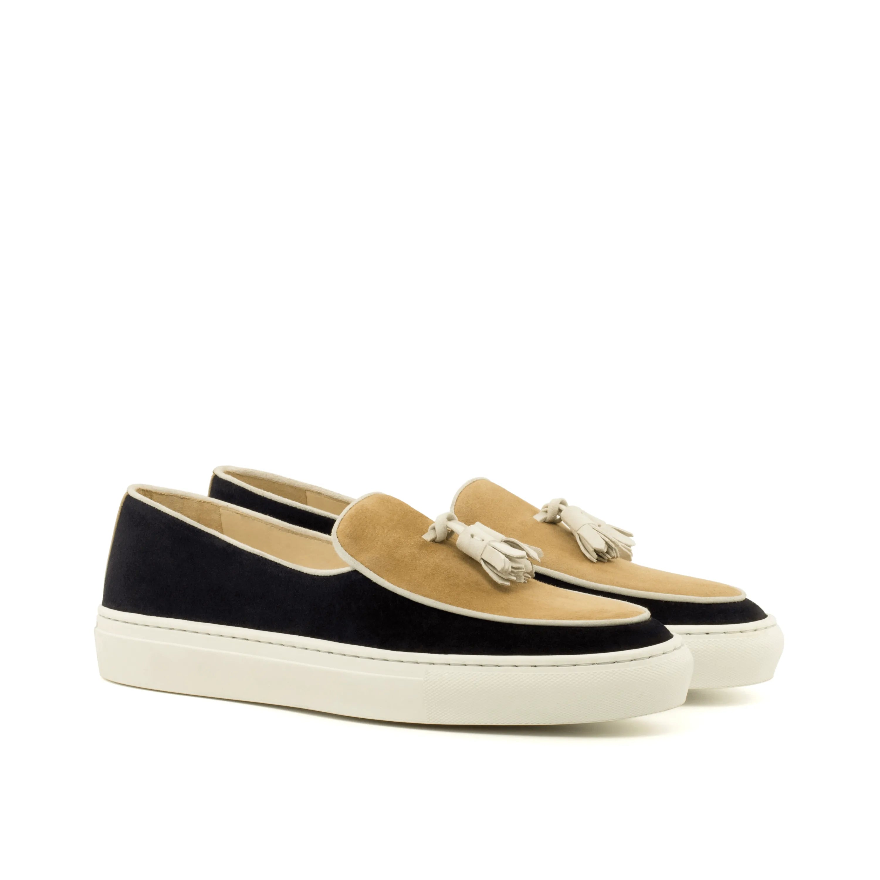 Two-tone tassel loafers on Antigo Belgian sneaker II in kid suede