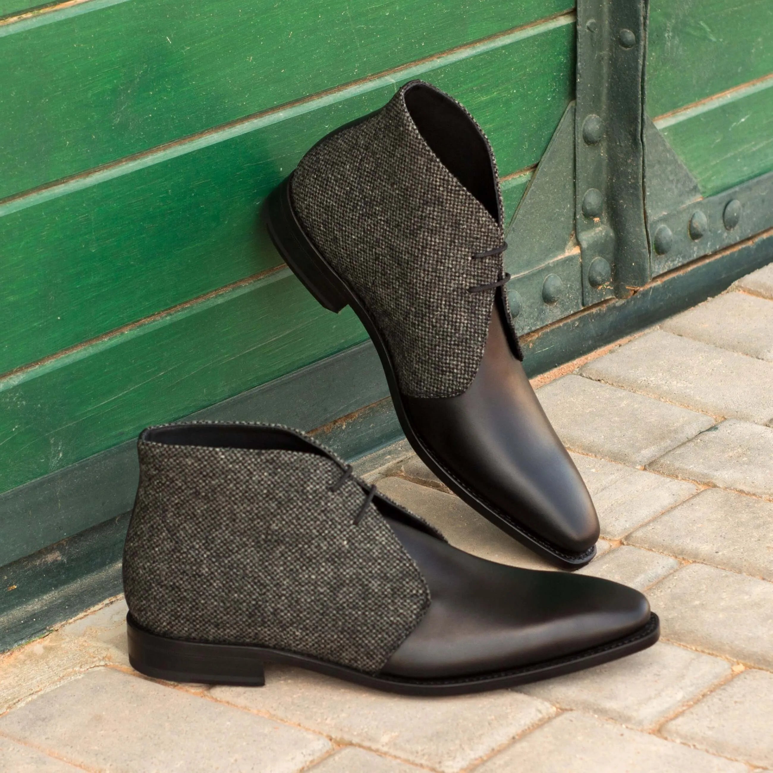 Artemon chukka boots in two-toned leather and tweed