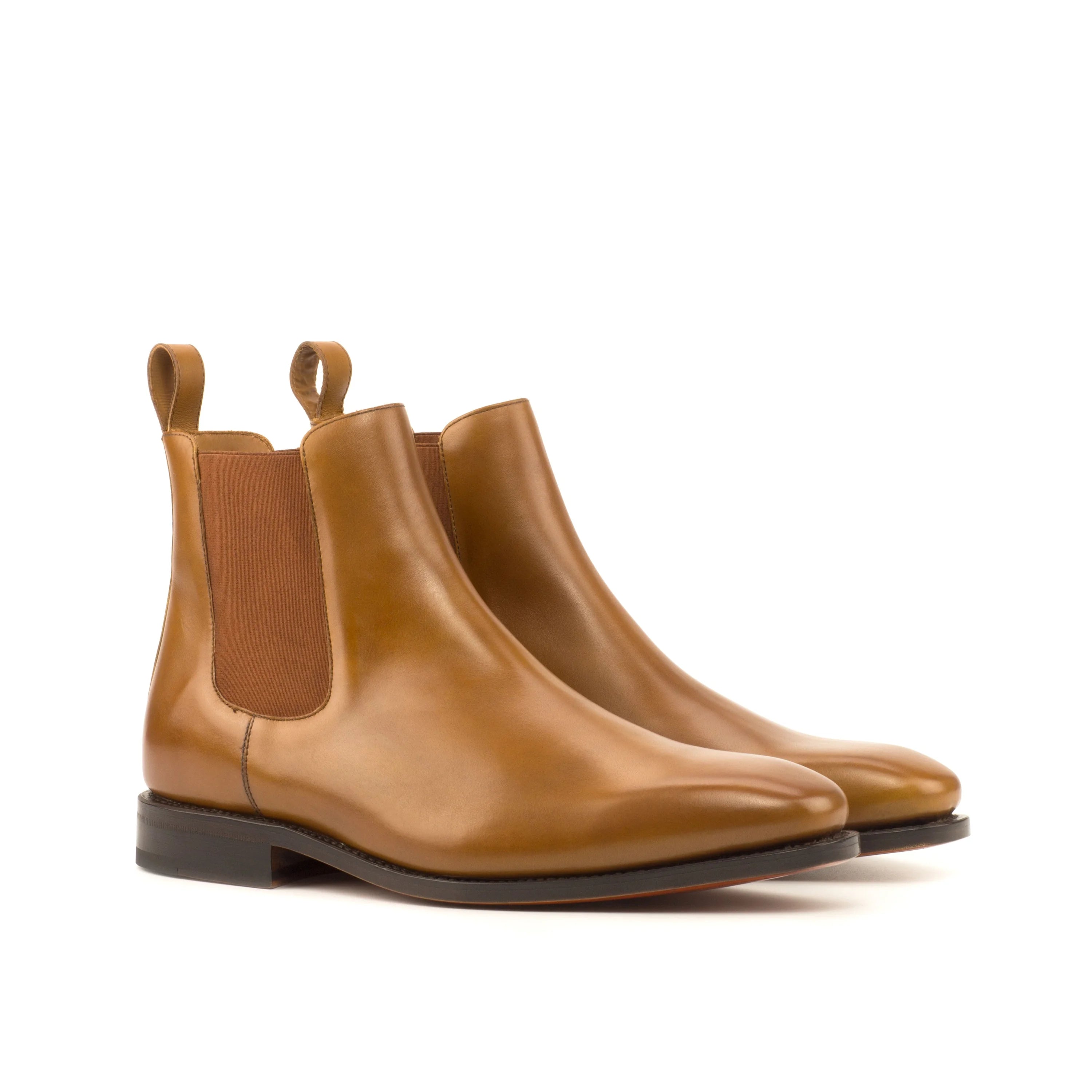 Braindo Chelsea boot: tan leather with polished finish and elastic panels