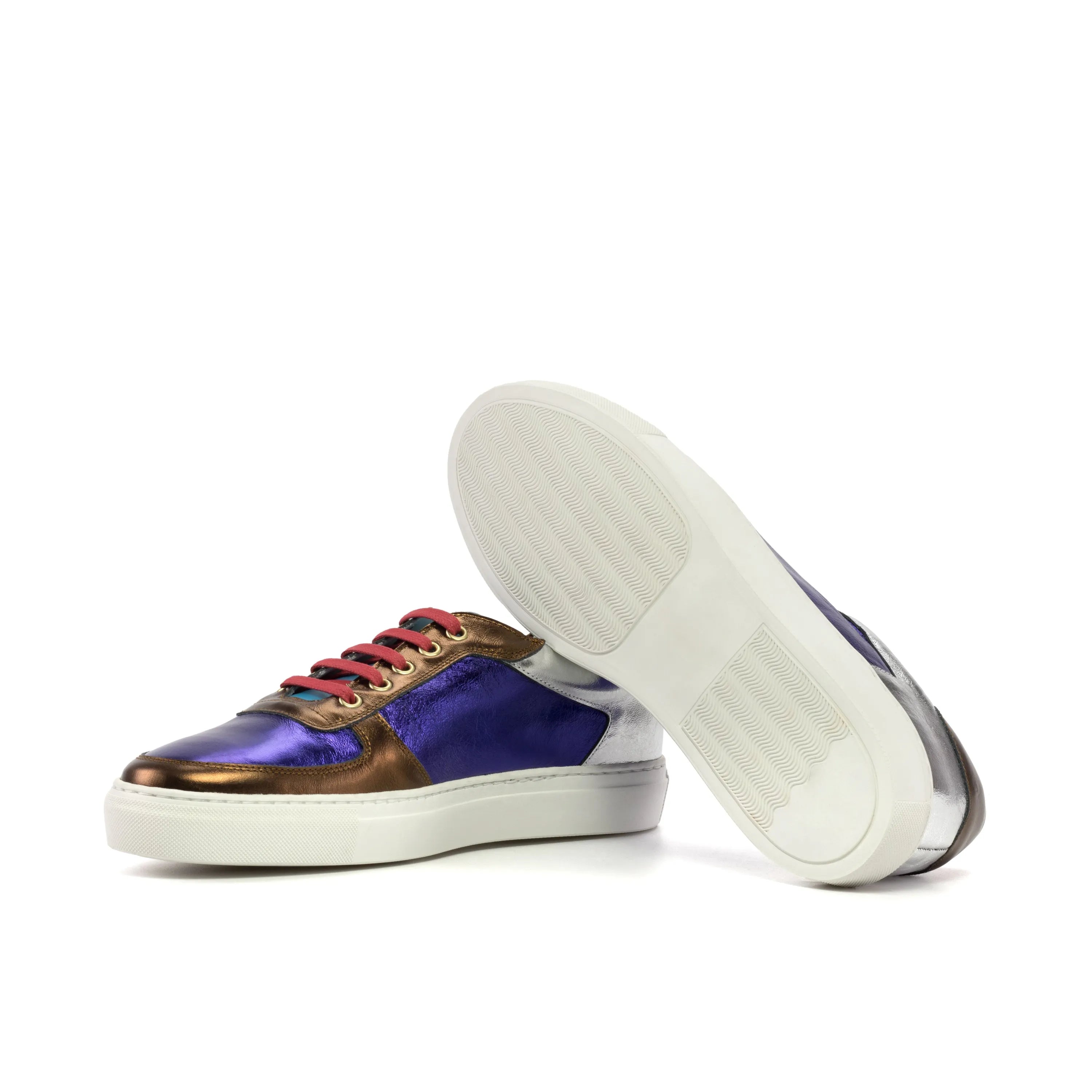 Carbon low top trainer sneakers in colorful metallic Italian leather
