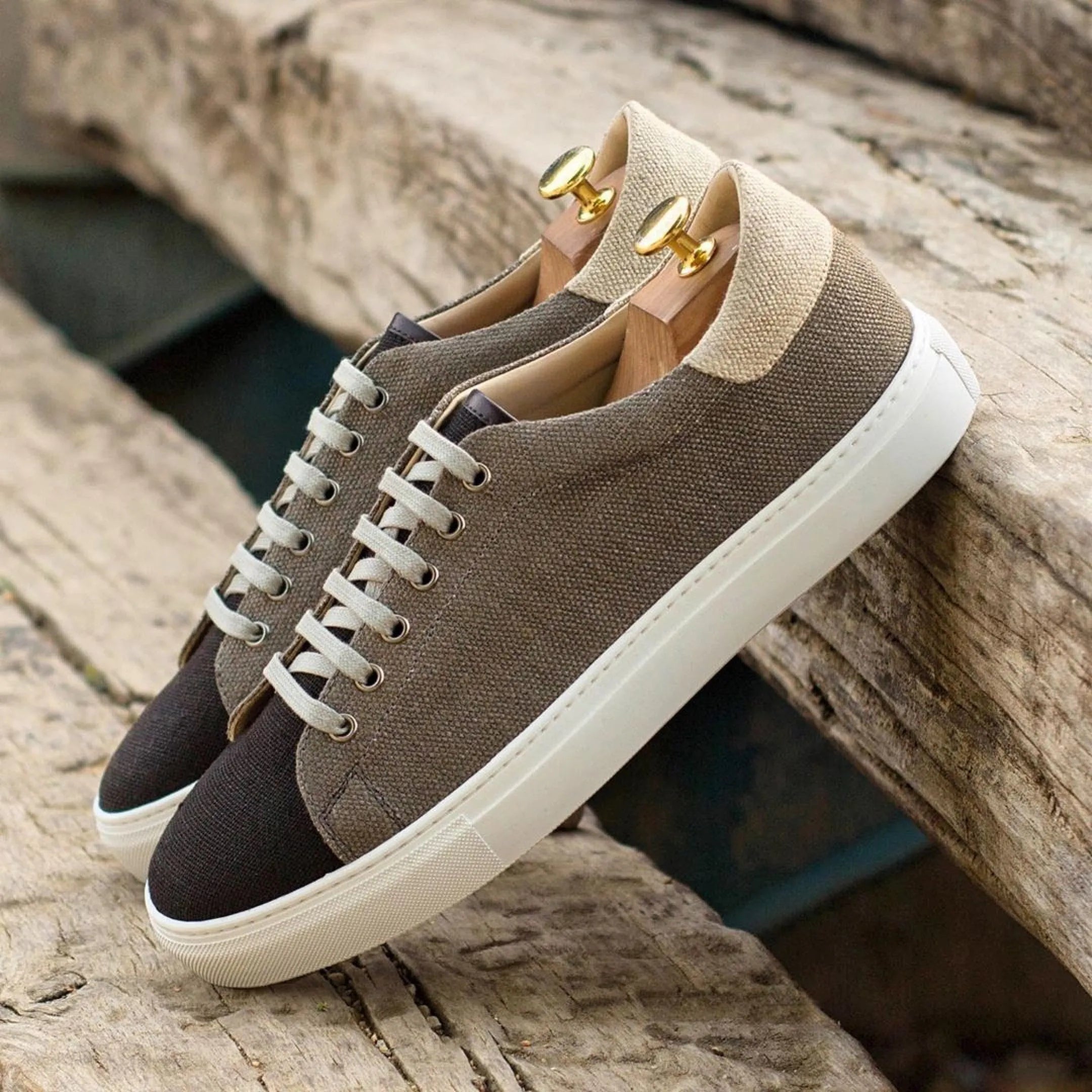 Eyoun Trainer Sneaker two-tone canvas trainers back view