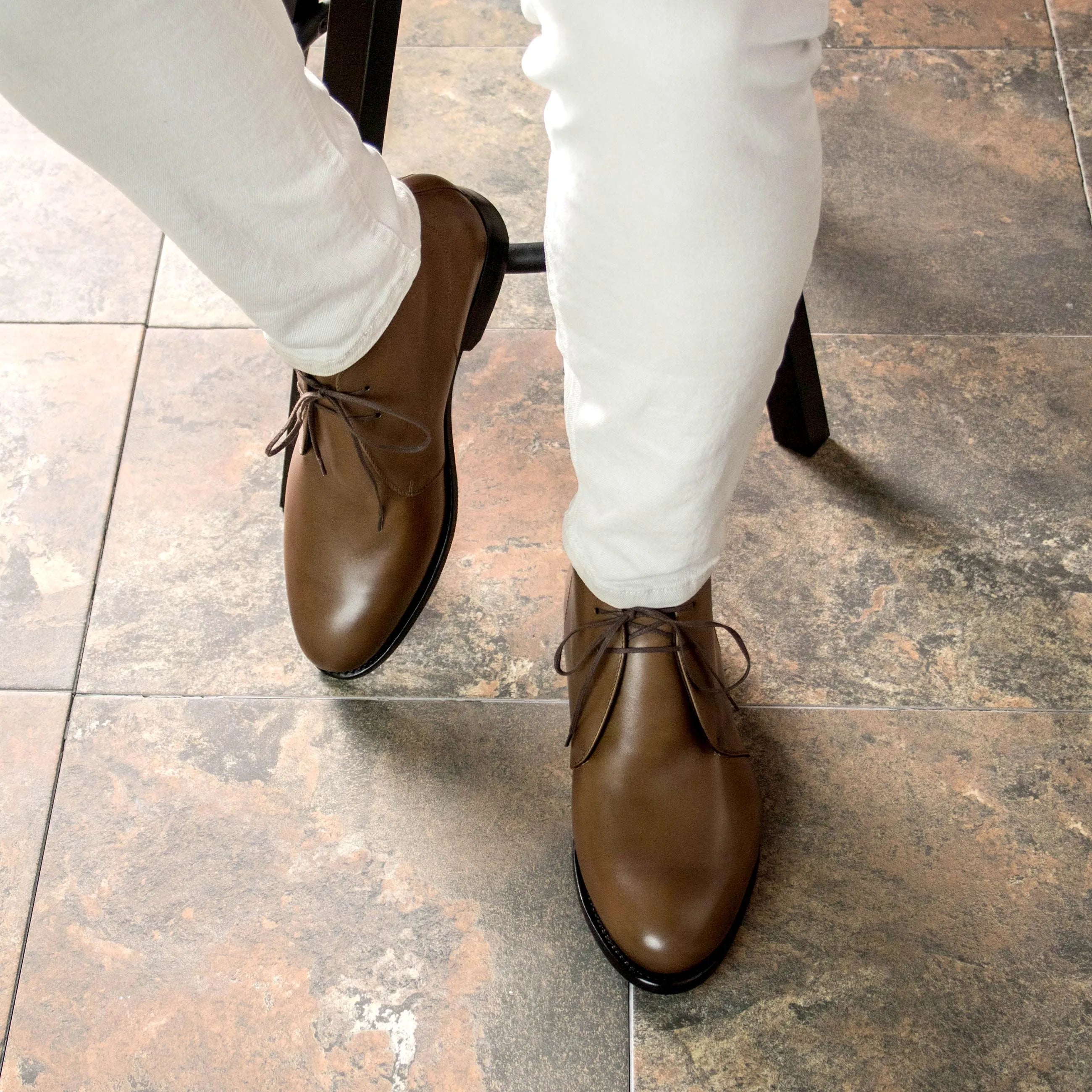 Olian Chukka boots in brown leather dress shoes