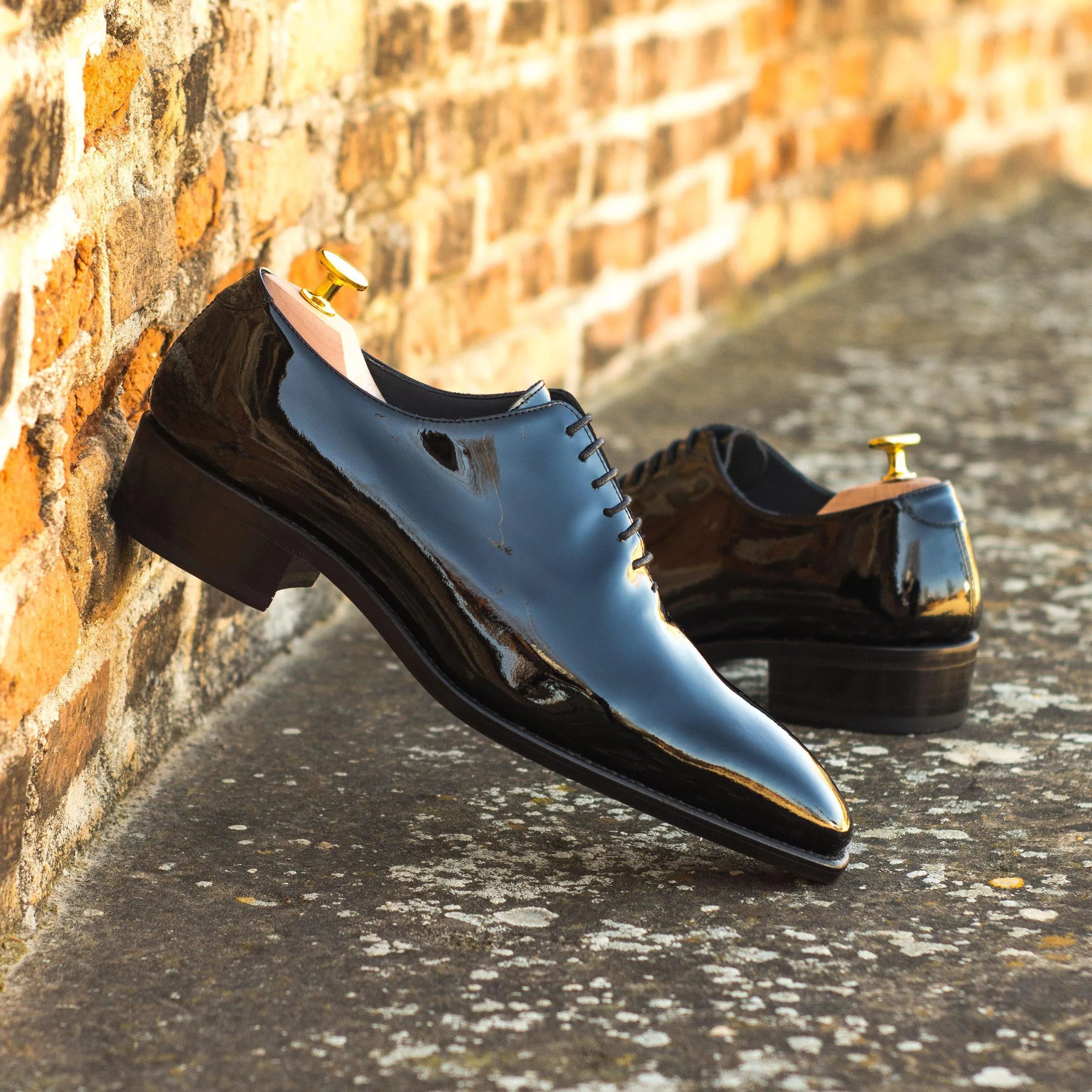 Shiny black Proper Wholecut Shoes II back view