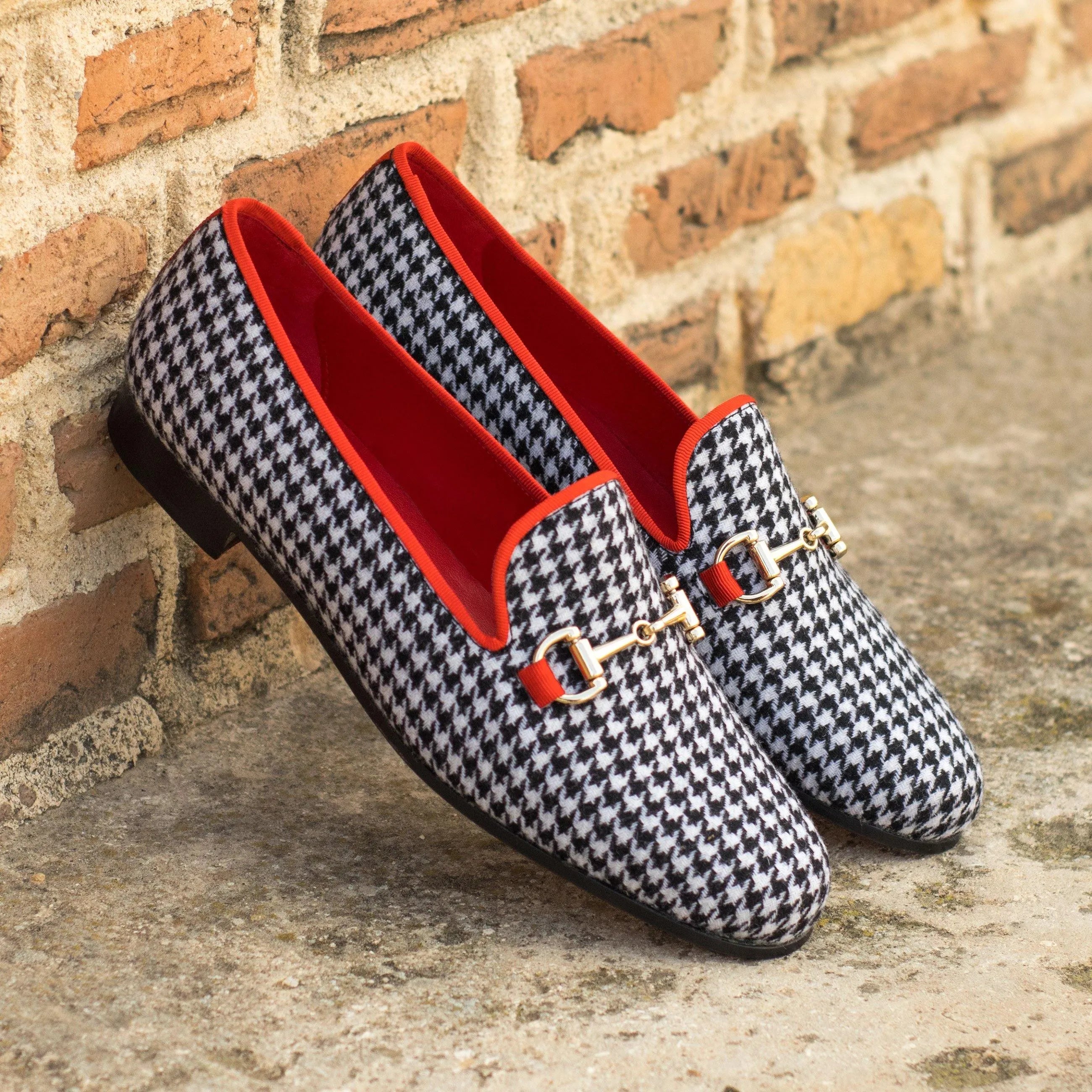 Vogue Audrey slipper in houndstooth with red trim