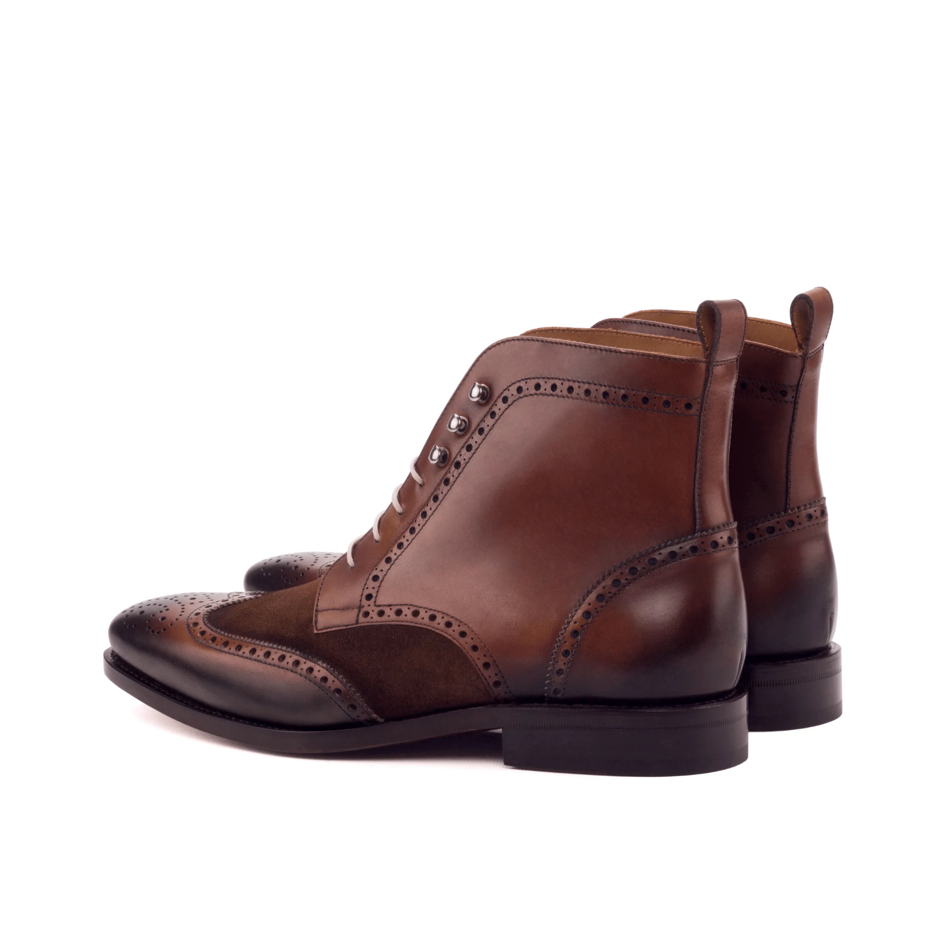 Abu Dhabi military brogue boots II in brown leather wingtip design