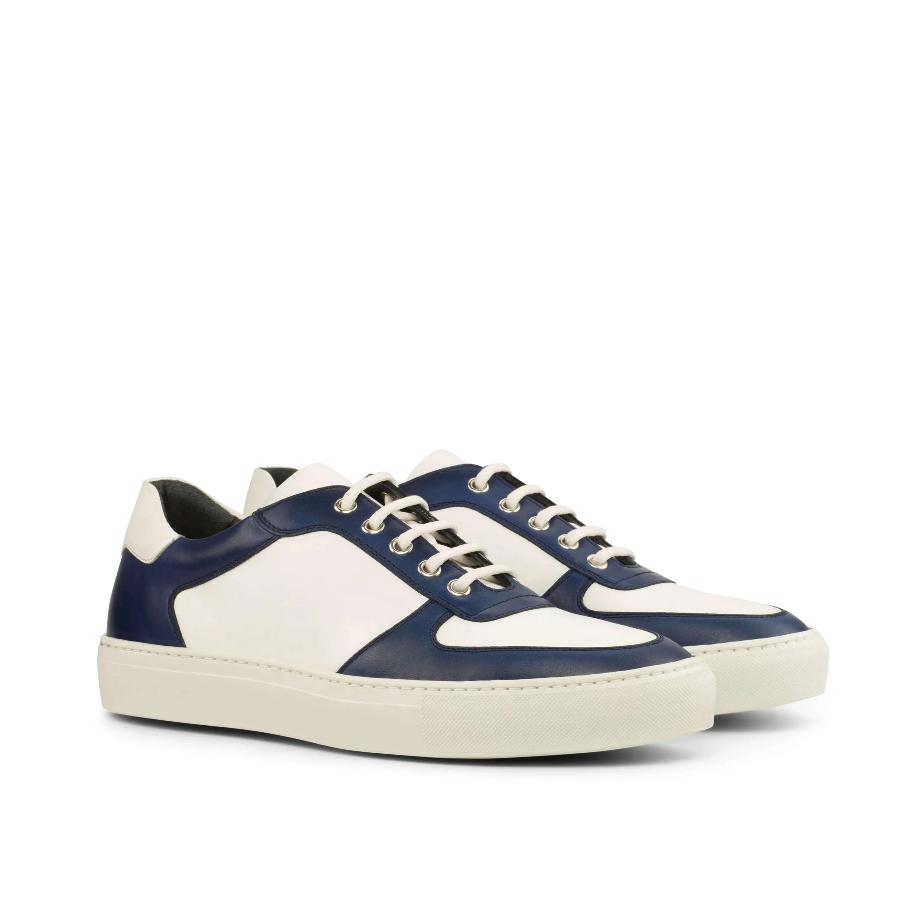 AL70 low top trainer sneaker in two-tone calf leather