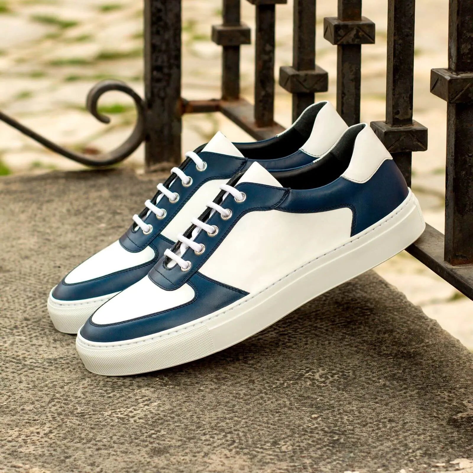 AL70 low top trainer sneaker in two-toned calf leather