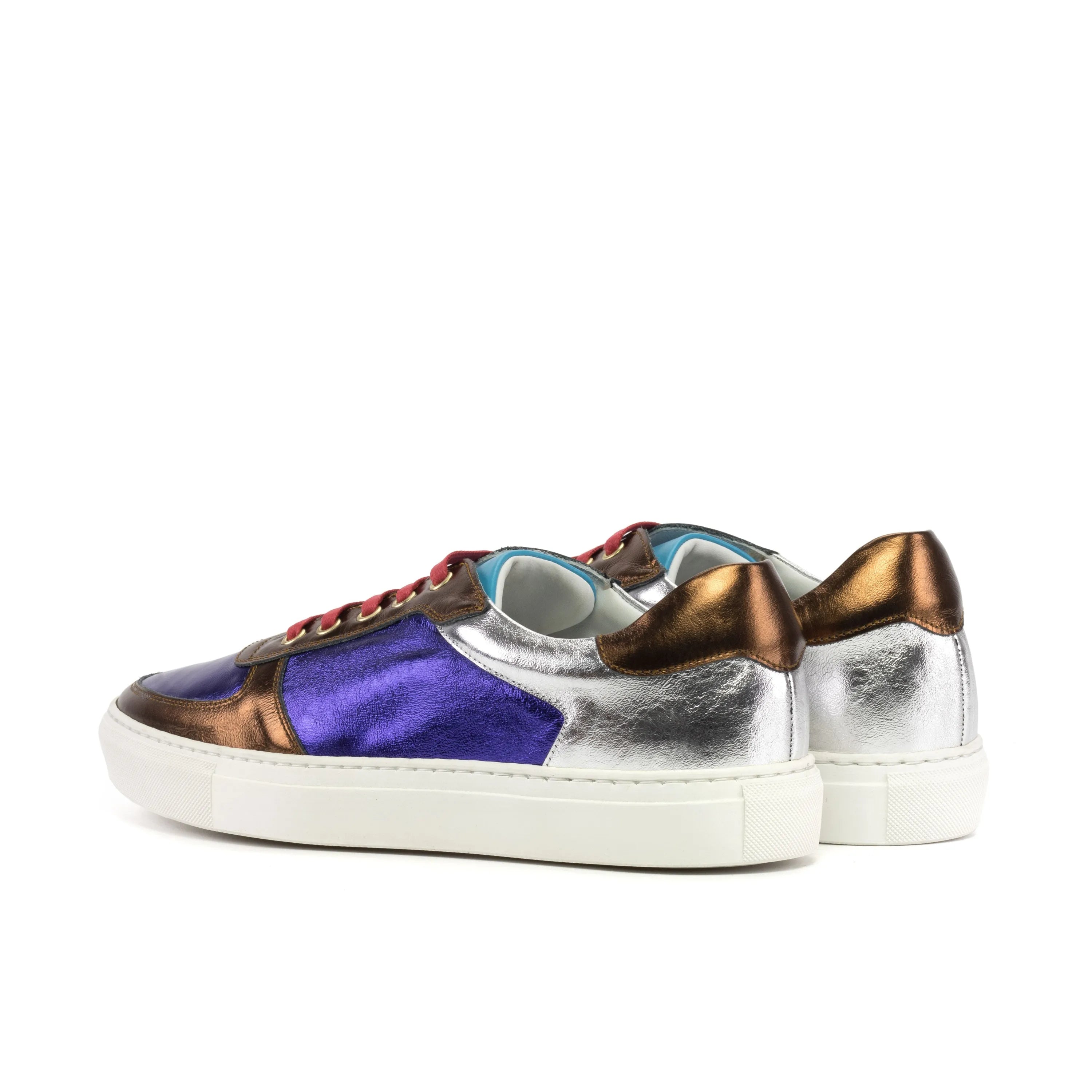 Carbon low top trainer sneakers in colorful metallic Italian leather