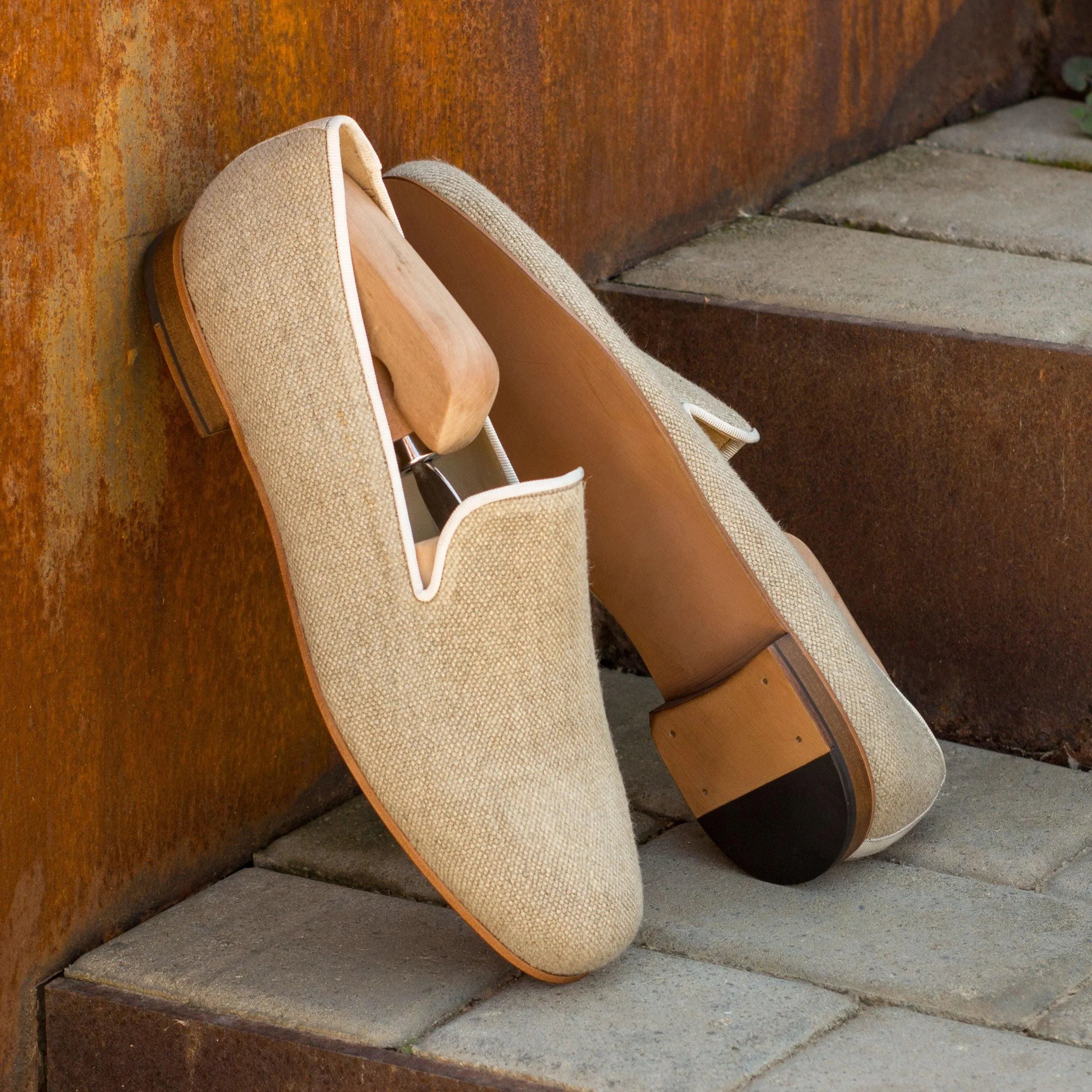 Dahab Wellington Slip on II beige linen loafers with shoe trees