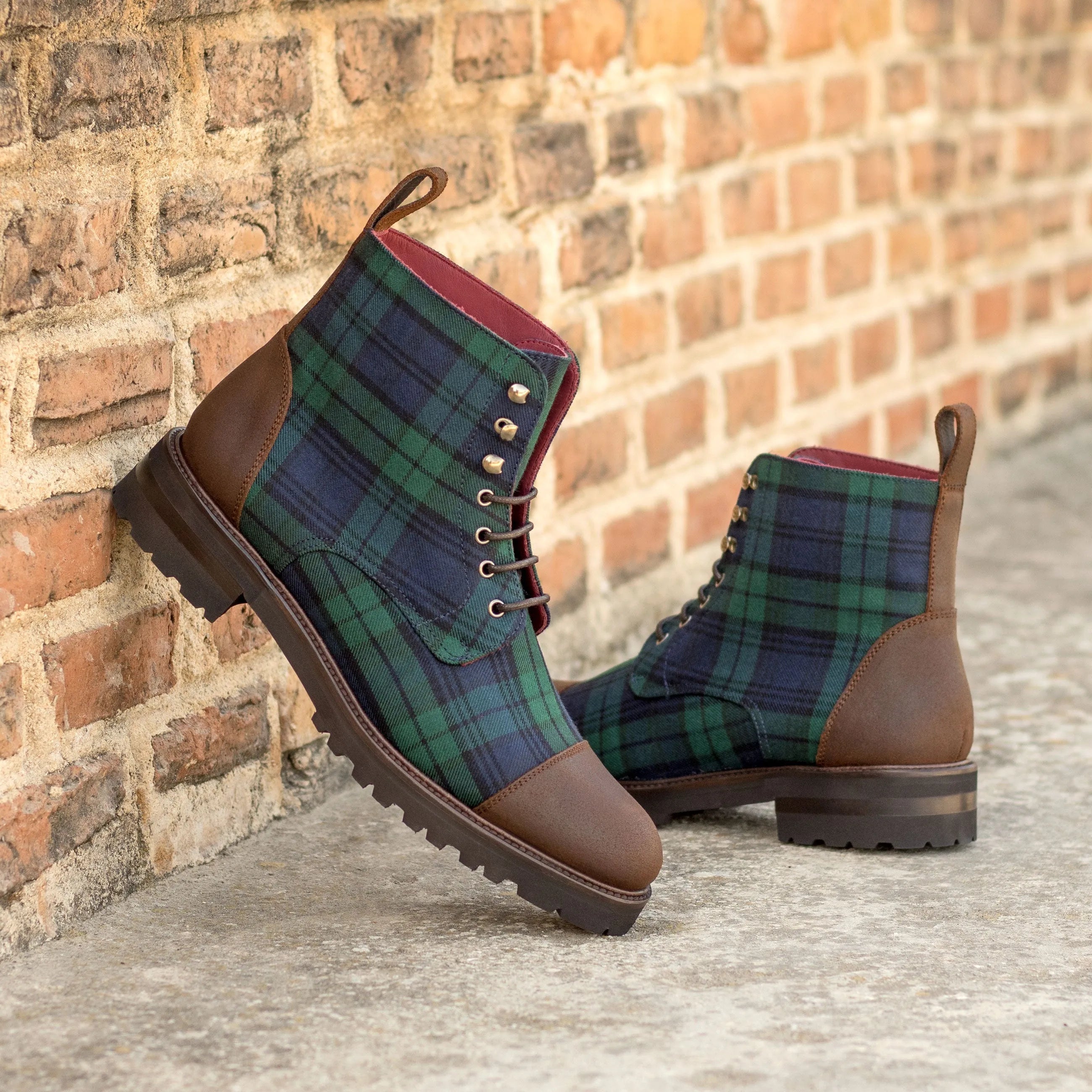 Dano Ladies Captoe boots II in plaid and leather lace-up design