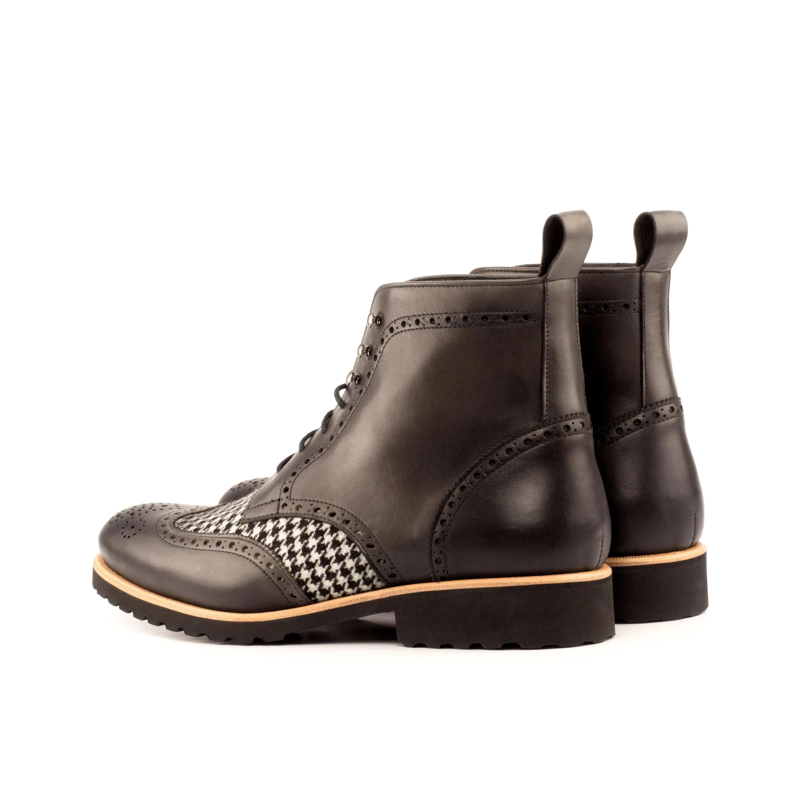 DT90 Military Brogue Boots II in black leather and houndstooth
