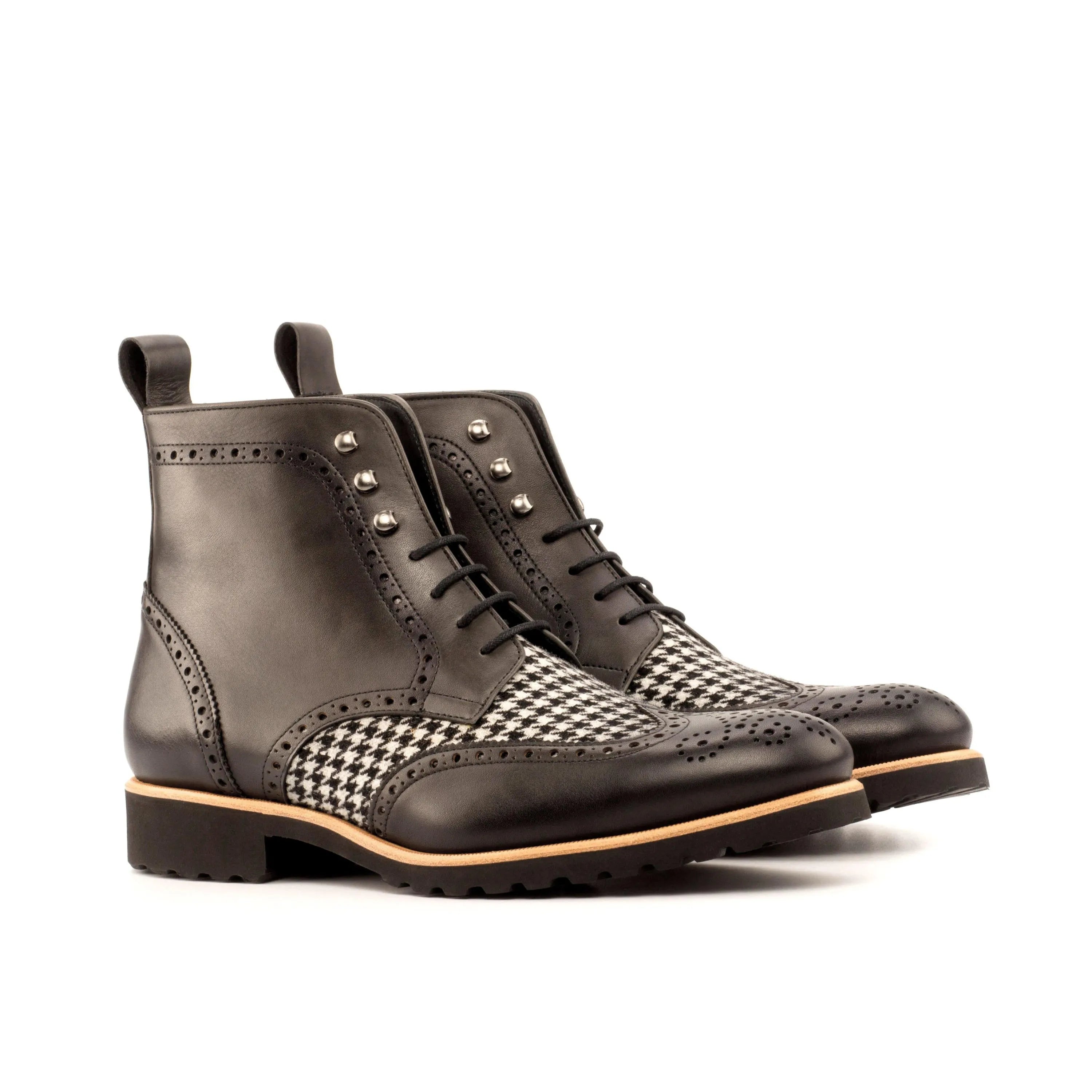 DT90 Military Brogue Boots II in black leather and houndstooth