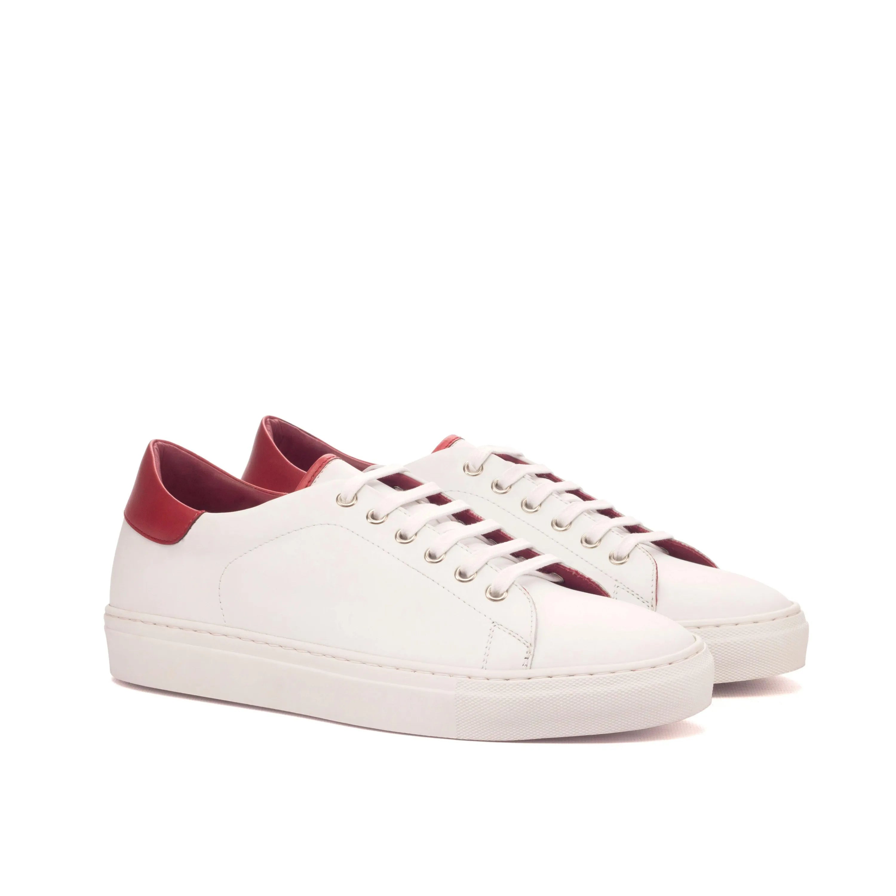 White Fridays Trainer Sneakers II with red accents on leather