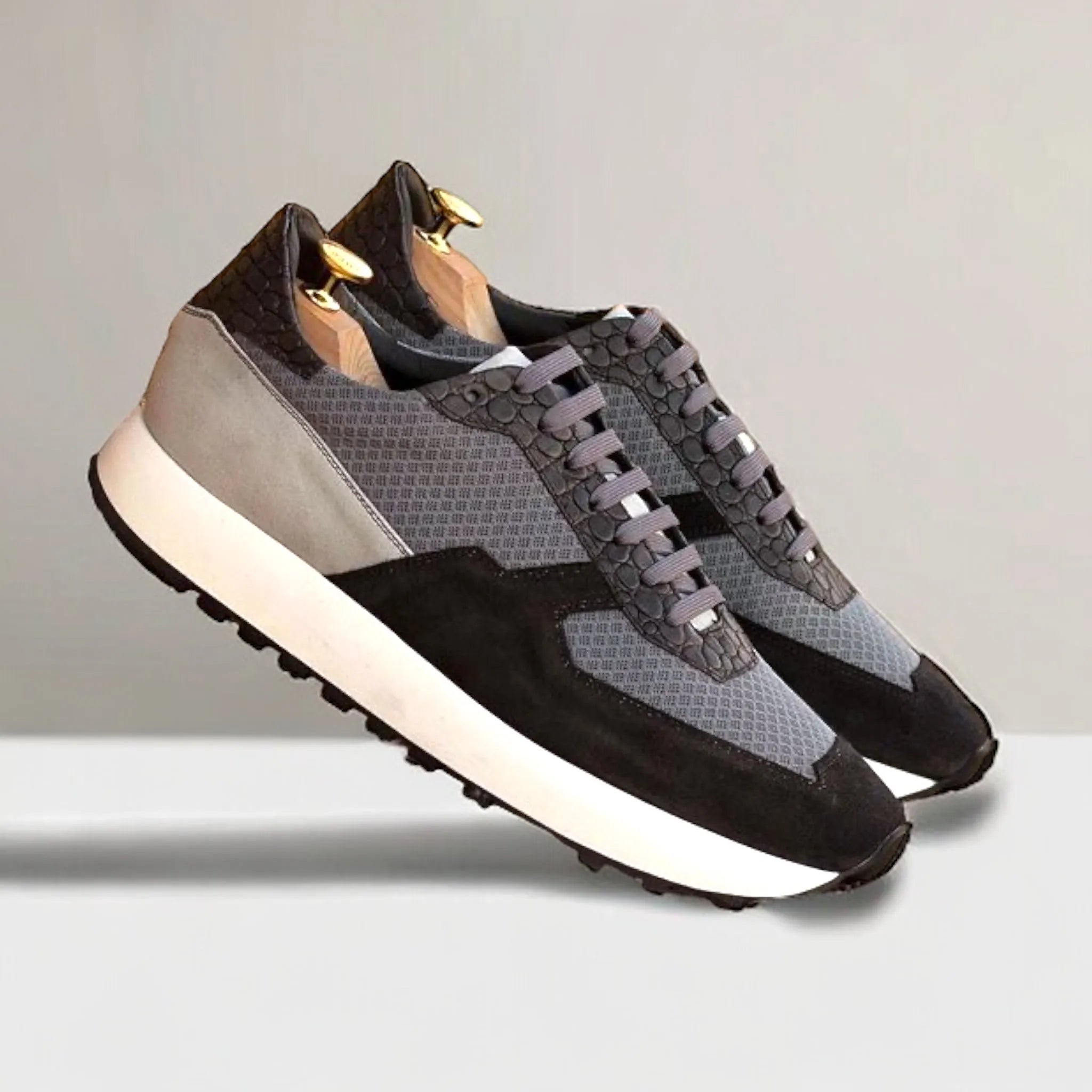 Kenricks Chunky Trainer Sneaker II in stylish gray and black