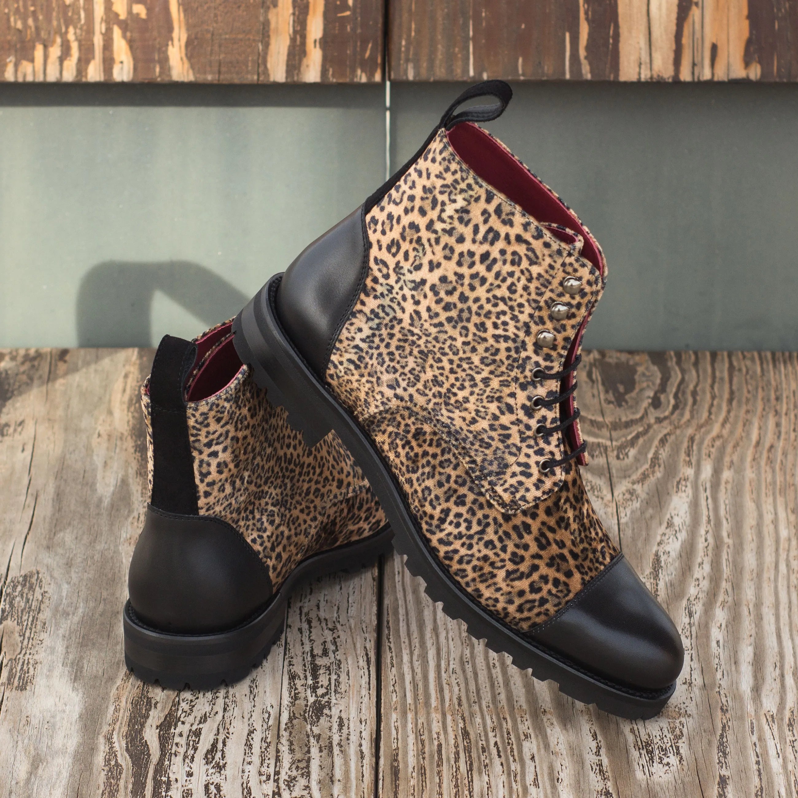 Mona ladies captoe boots in leopard print leather