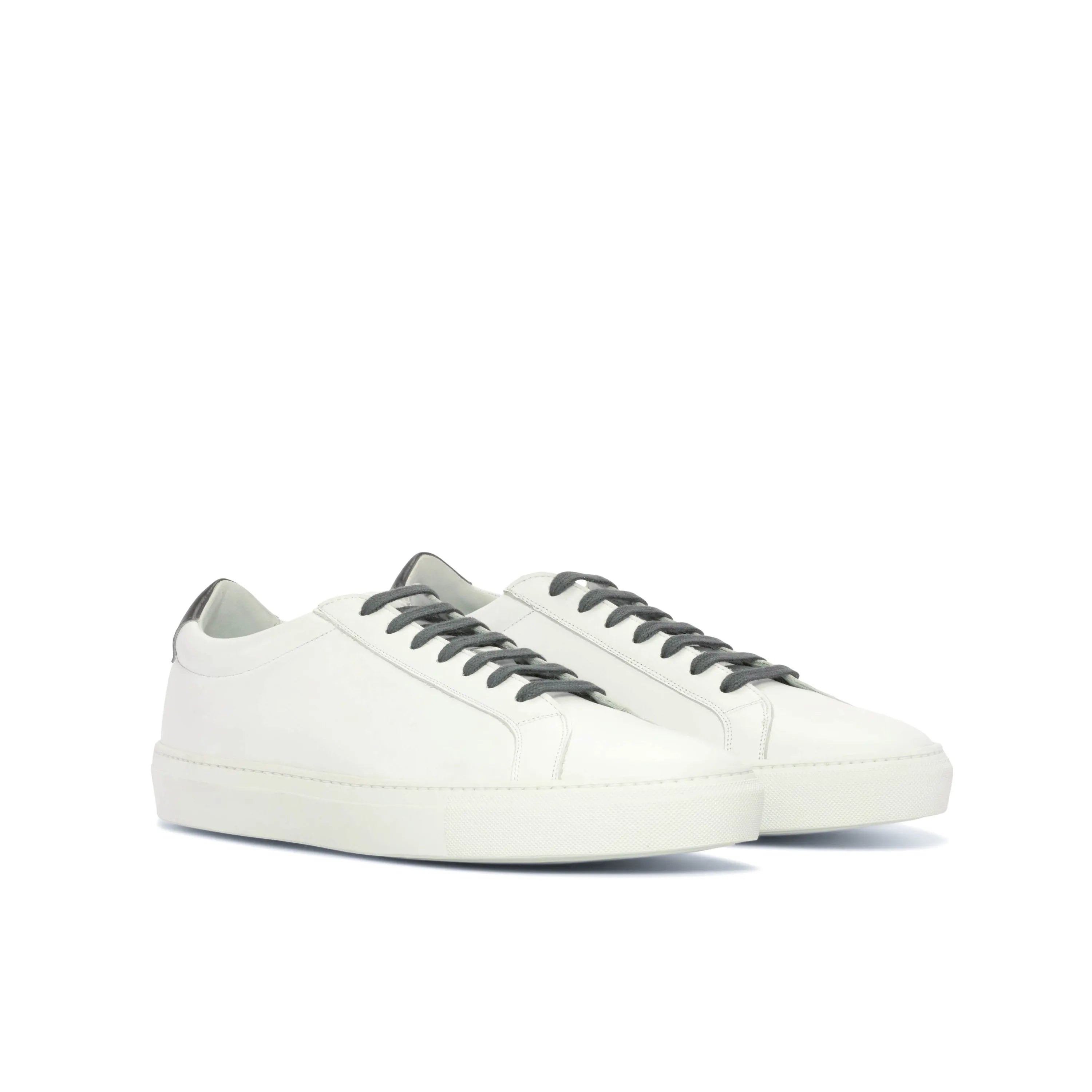 White Pauli low kick sneaker in white leather, fast lane style