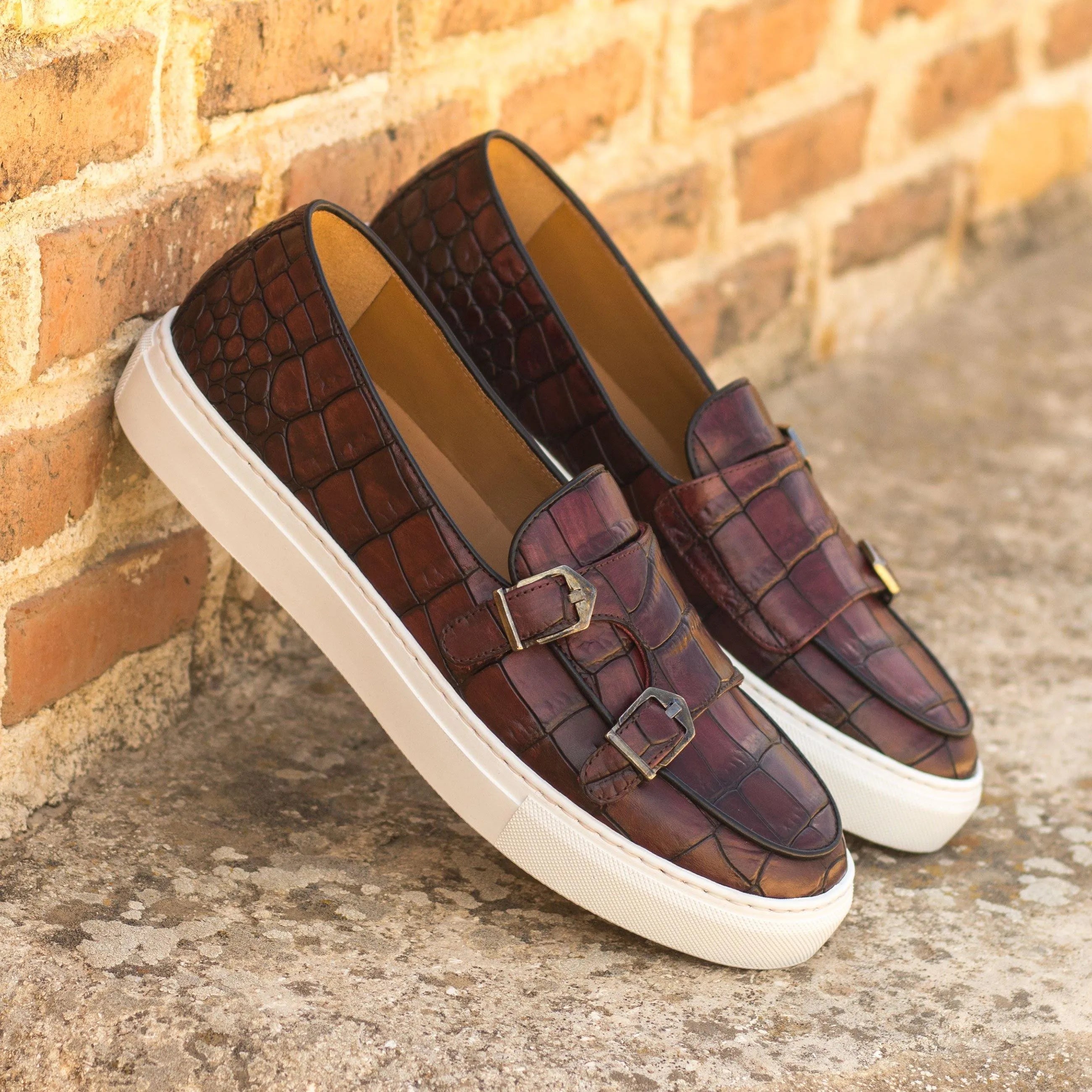 Burgundy crocodile-patterned leather Sos monk sneaker